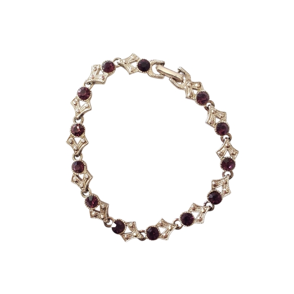 Jewelry - Vintage purple Rignstones bracelet